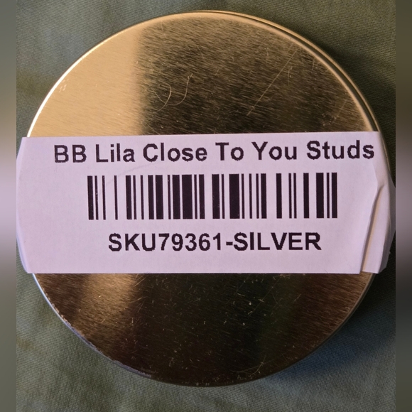 BB Lila NWT Crystal Stud Post Earrings - Picture 6 of 8